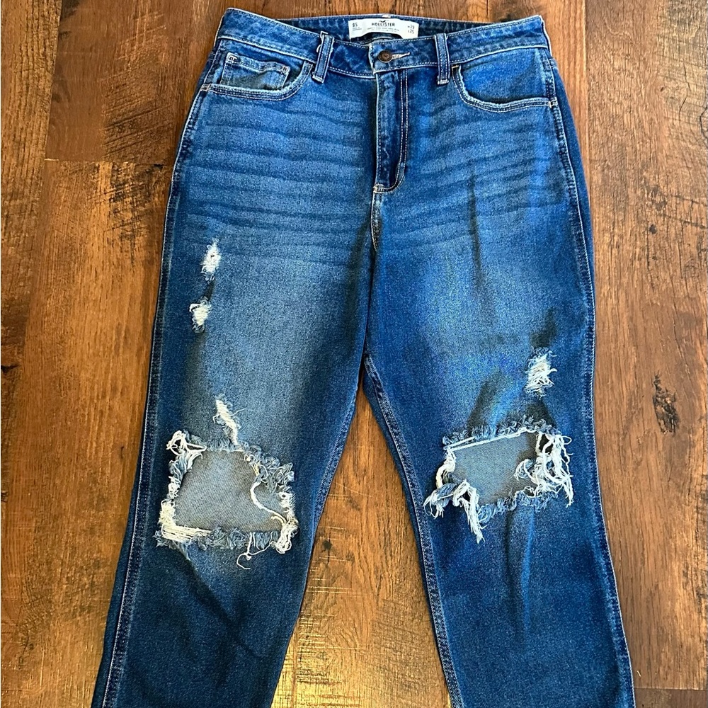 Hollister Distressed Curvy High Rise Mom Jeans